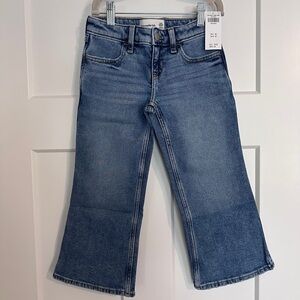 NWT Abercrombie Mid Rise Relaxed fit flares